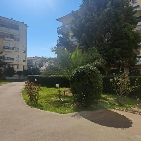 Nana Apartman *